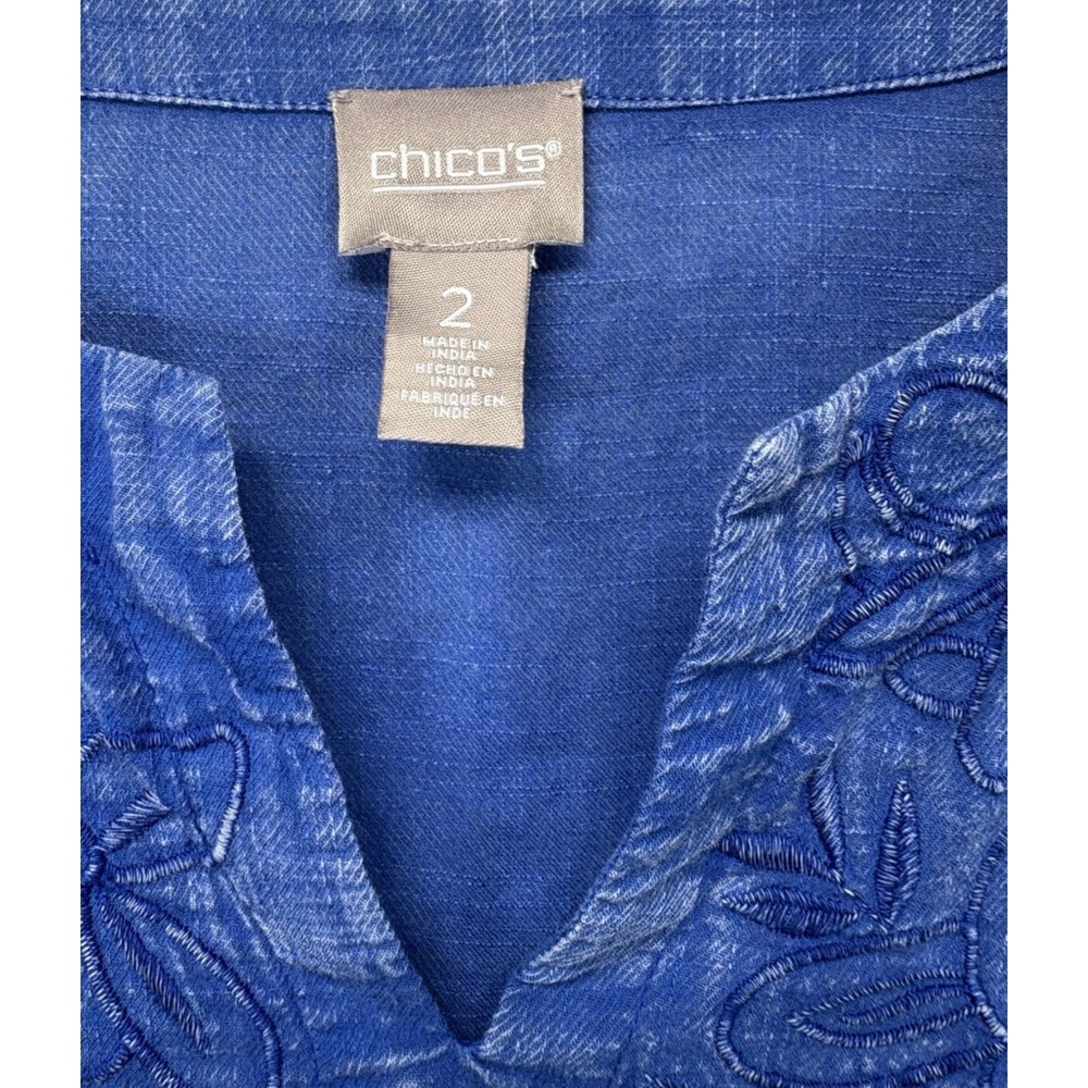 Chicos Size 2 (Large) Blue Embroidered Top V-Split Neck Bell Sleeve Lightweight - Picture 3 of 9
